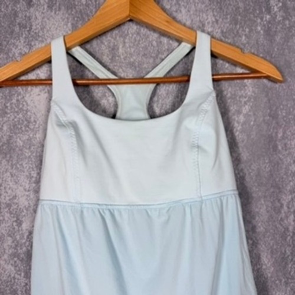 Lululemon Size 8 Light Blue Racerback Tank Top Tunic with Built-in Bra - Picture 6 of 10